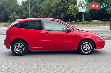 Хэтчбек Ford Focus 2000 в 
