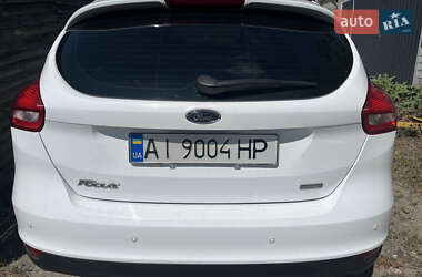 Хэтчбек Ford Focus 2015 в 
