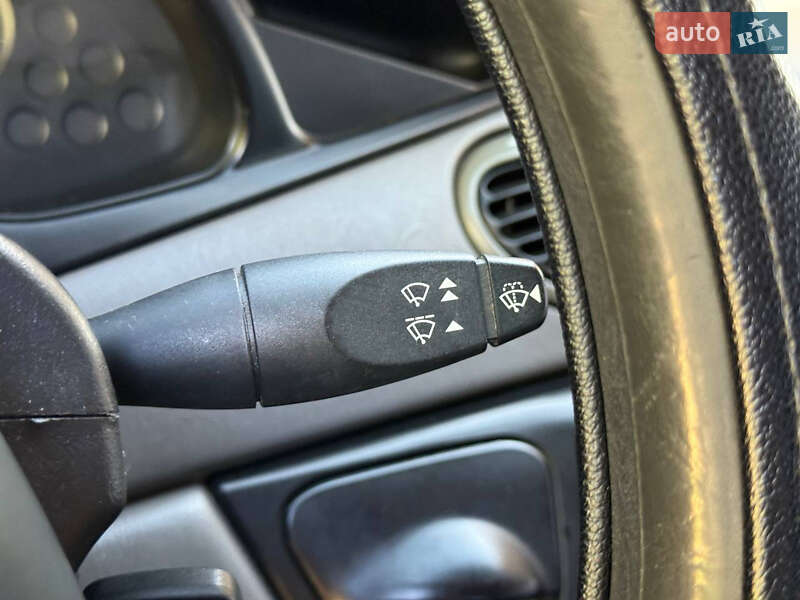 Седан Ford Focus 2003 в Днепре