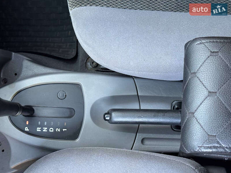 Седан Ford Focus 2003 в Днепре