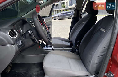 Хэтчбек Ford Focus 2006 в 