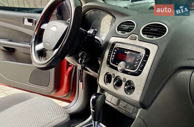 Хэтчбек Ford Focus 2006 в 