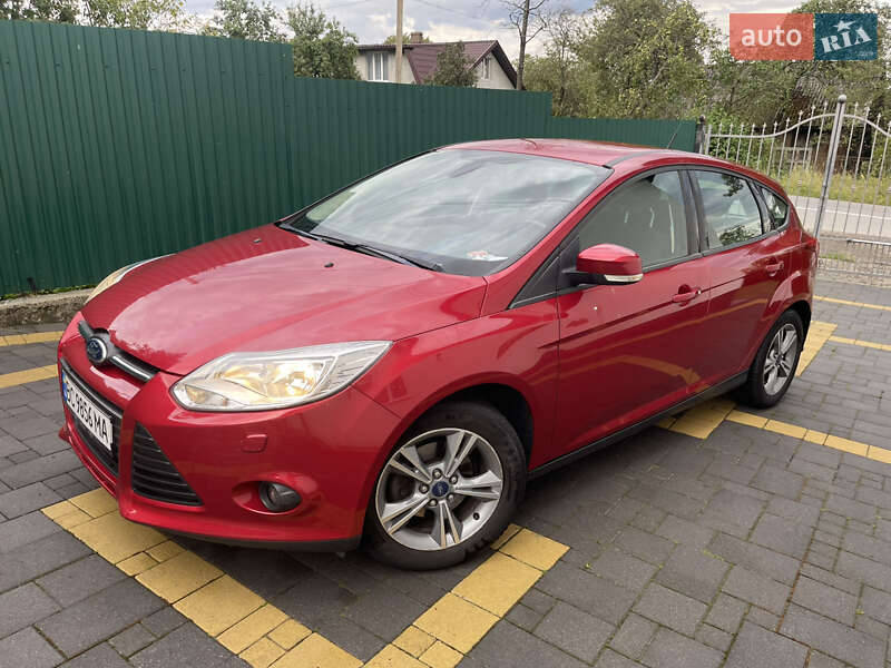 Хэтчбек Ford Focus 2014 в 