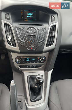 Хэтчбек Ford Focus 2014 в 