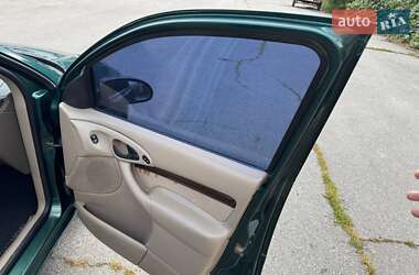 Седан Ford Focus 2000 в 