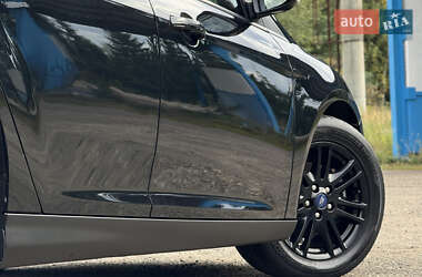 Хэтчбек Ford Focus 2014 в 