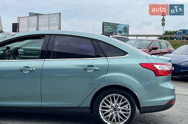 Седан Ford Focus 2011 в 