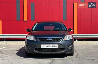 Хэтчбек Ford Focus 2009 в 