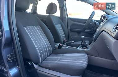 Хэтчбек Ford Focus 2009 в 