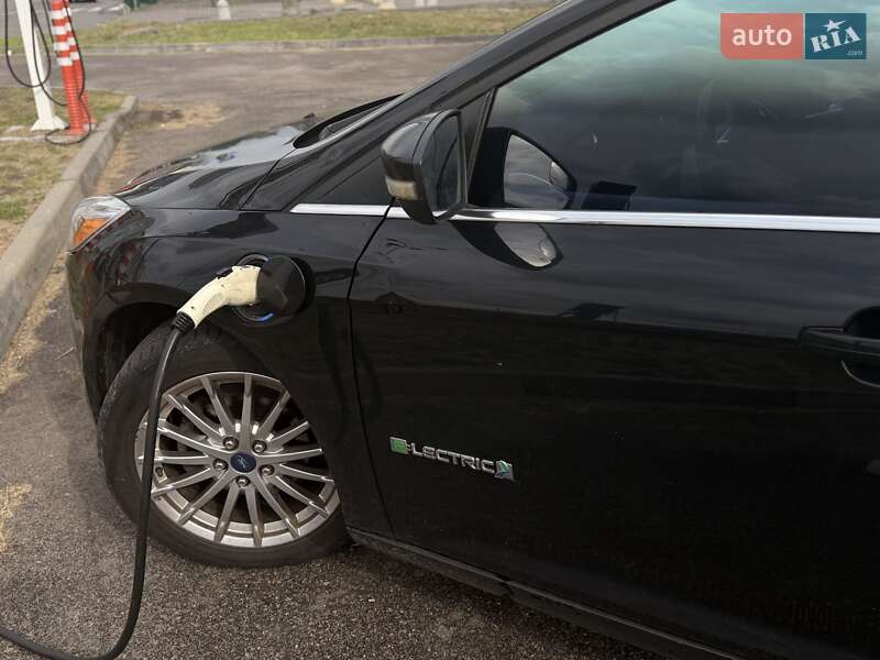 Хэтчбек Ford Focus 2013 в Киеве