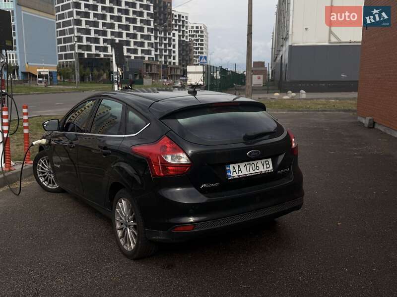 Хэтчбек Ford Focus 2013 в Киеве
