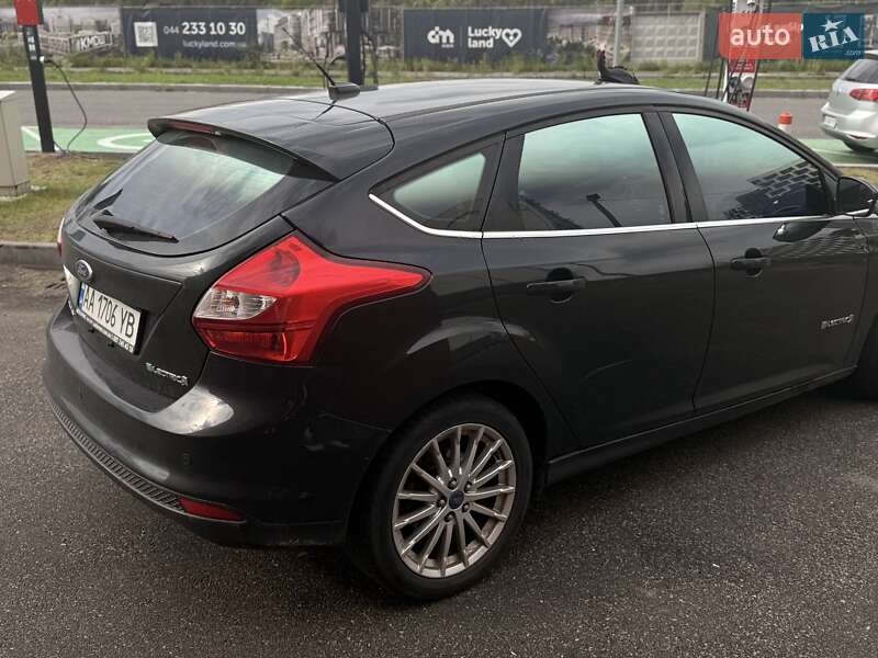 Хэтчбек Ford Focus 2013 в Киеве