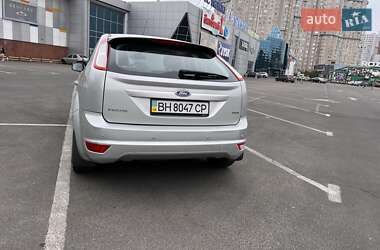 Хэтчбек Ford Focus 2010 в 