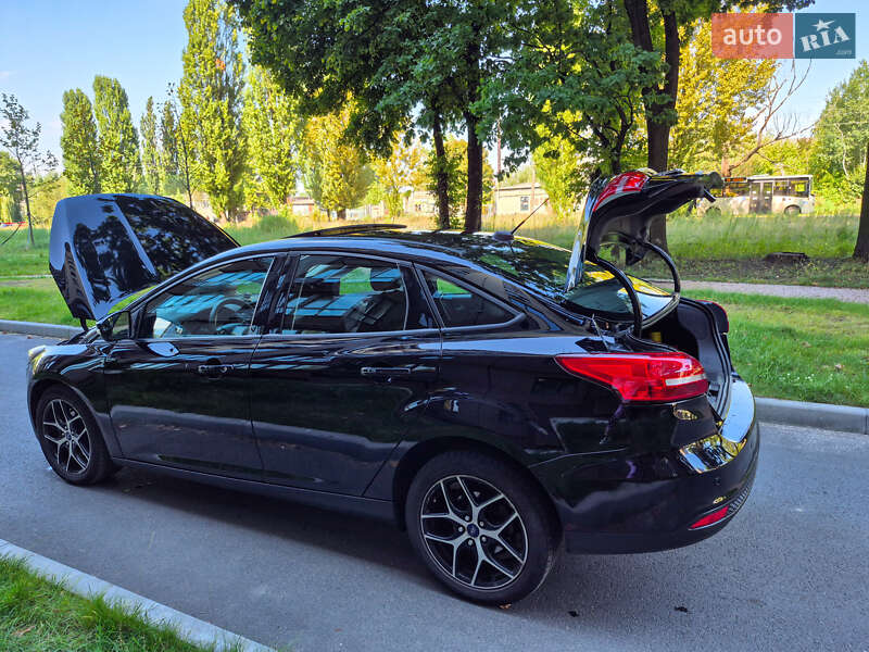 Седан Ford Focus 2017 в Чернигове