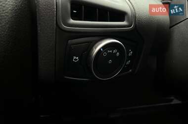 Седан Ford Focus 2016 в 