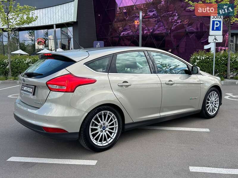 Хэтчбек Ford Focus 2017 в Киеве