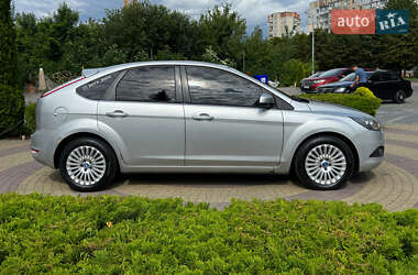 Хэтчбек Ford Focus 2010 в 