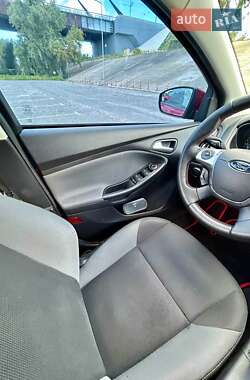 Седан Ford Focus 2014 в 