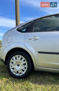 Хэтчбек Ford Focus 2007 в 