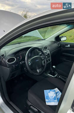 Хэтчбек Ford Focus 2007 в 