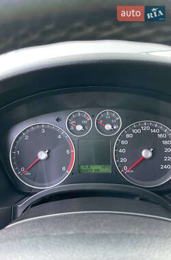Хэтчбек Ford Focus 2007 в 