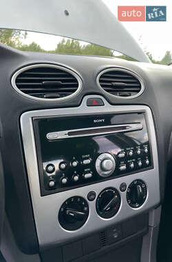 Хэтчбек Ford Focus 2007 в 