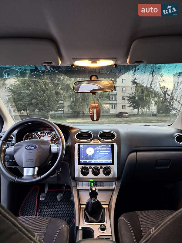 Хэтчбек Ford Focus 2011 в Умани