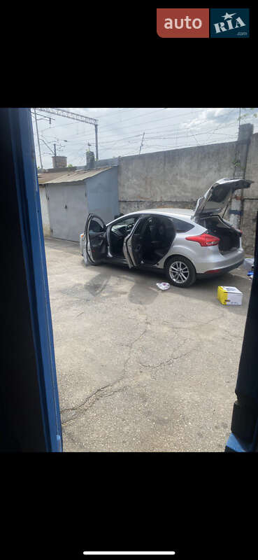 Хэтчбек Ford Focus 2016 в Киеве фото 5 Хэтчбек Ford Focus 2016 в Киеве