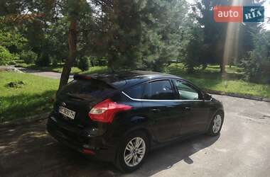 Хэтчбек Ford Focus 2011 в 
