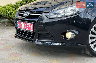 Хэтчбек Ford Focus 2012 в 
