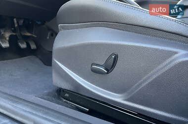 Хэтчбек Ford Focus 2012 в 