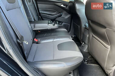 Хэтчбек Ford Focus 2012 в 