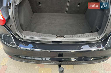 Хэтчбек Ford Focus 2012 в 