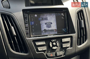 Седан Ford Focus 2012 в 