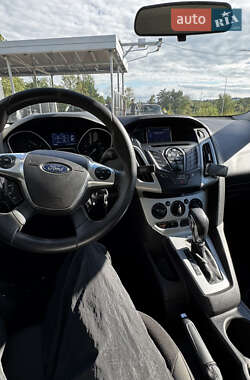Хэтчбек Ford Focus 2014 в 