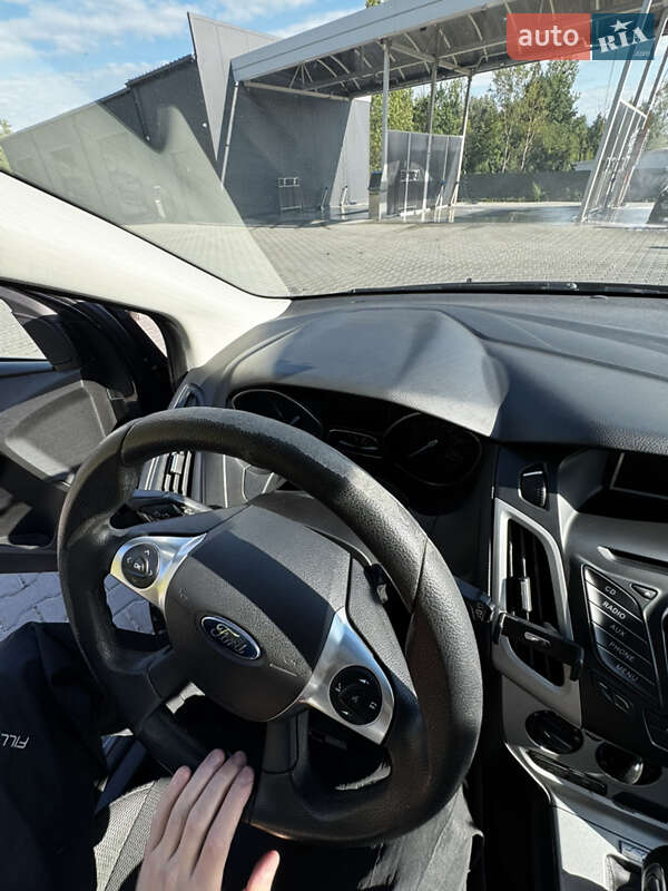 Хэтчбек Ford Focus 2014 в Львове фото 24 Хэтчбек Ford Focus 2014 в Львове