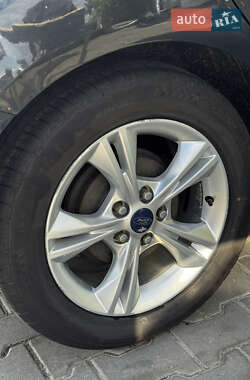 Хэтчбек Ford Focus 2014 в 