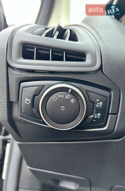 Седан Ford Focus 2015 в 