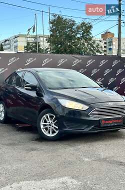 Седан Ford Focus 2015 в 