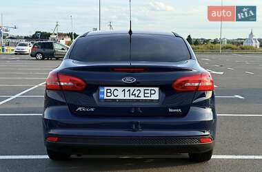 Седан Ford Focus 2016 в 