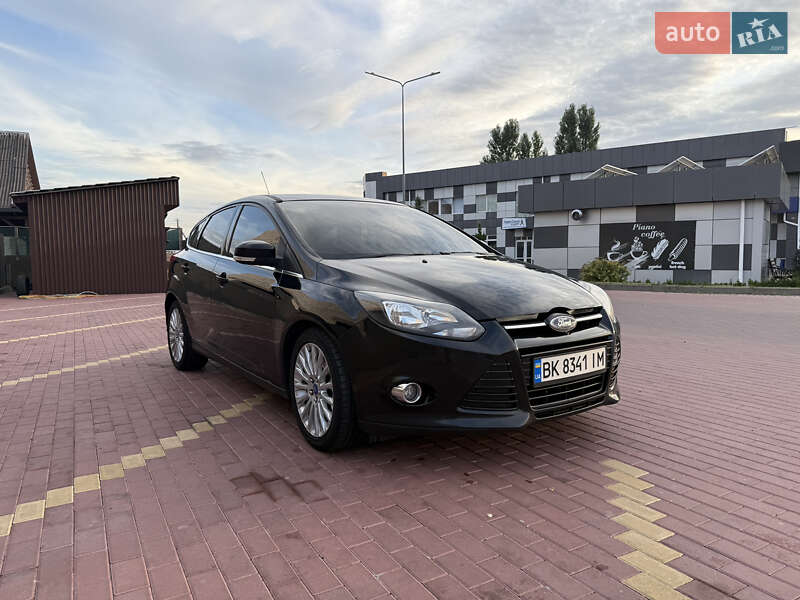Хэтчбек Ford Focus 2013 в Сарнах