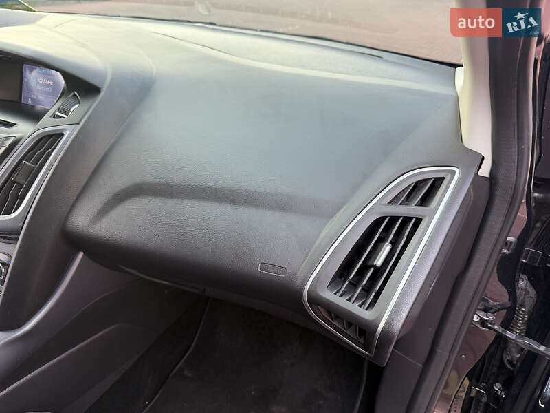 Хэтчбек Ford Focus 2013 в Сарнах