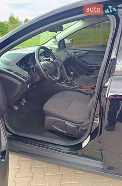 Седан Ford Focus 2015 в 