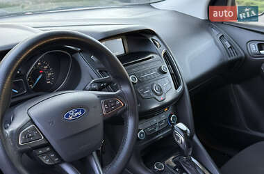Седан Ford Focus 2016 в 
