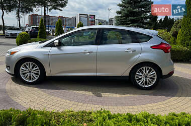 Хэтчбек Ford Focus 2015 в 