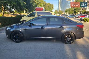 Седан Ford Focus 2016 в 