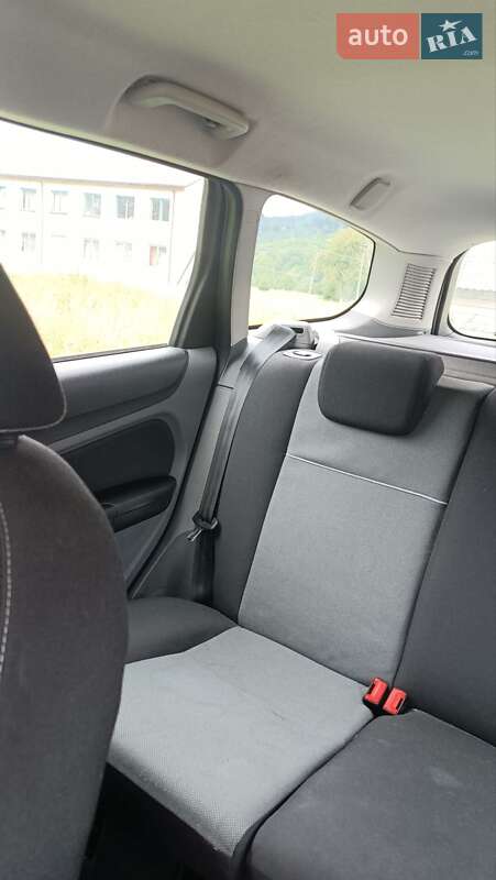 Універсал Ford Focus 2010 в Старому Самборі фото 10 Універсал Ford Focus 2010 в Старому Самборі