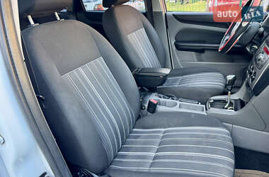 Хэтчбек Ford Focus 2011 в 
