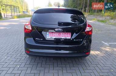 Хэтчбек Ford Focus 2014 в 