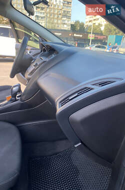 Седан Ford Focus 2015 в 